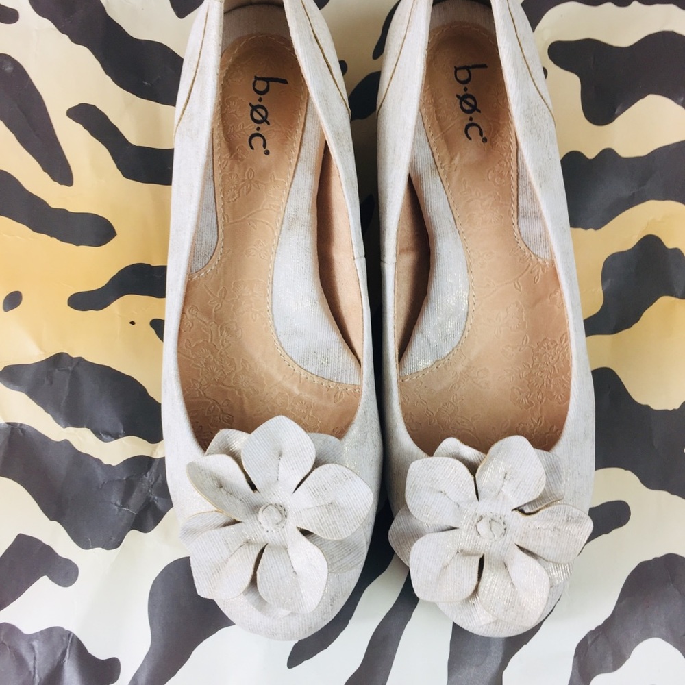 Born Blossom Cream with highlights flats